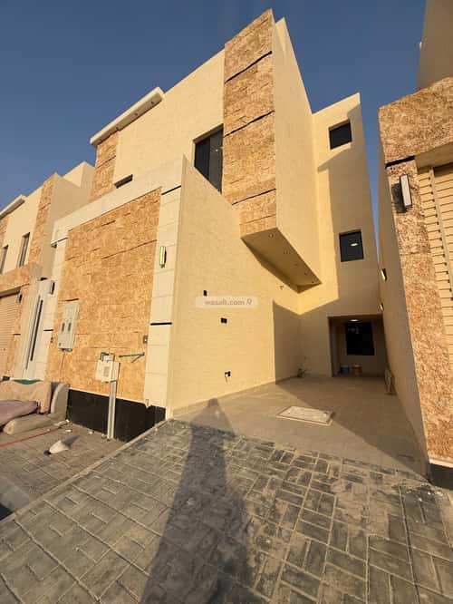 6 bedroom villa in Al Nadwah 4