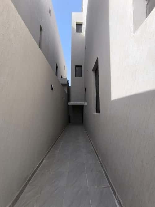 5 bedroom floor in Al Maizilah 9