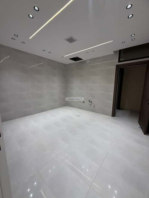 5 bedroom floor in Al Janadriyah 13