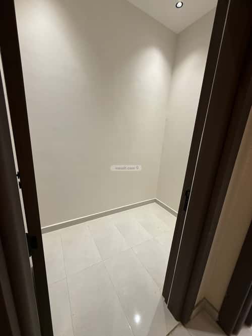 5 bedroom floor in Al Janadriyah 3