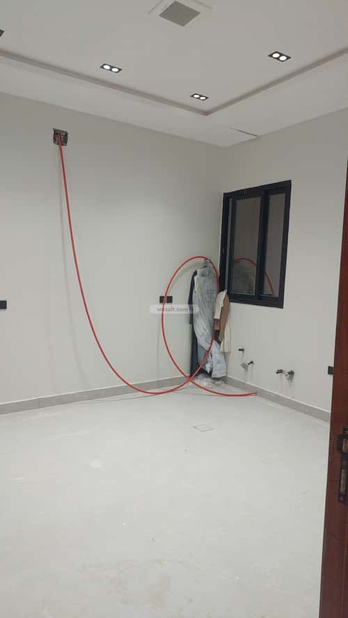 5 bedroom floor in Tuwaiq 1