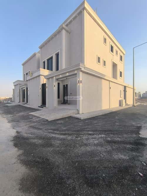 6 bedroom villa in Al Janadriyah 4
