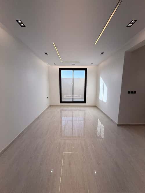 4 bedroom apartment in Al Maizilah 8