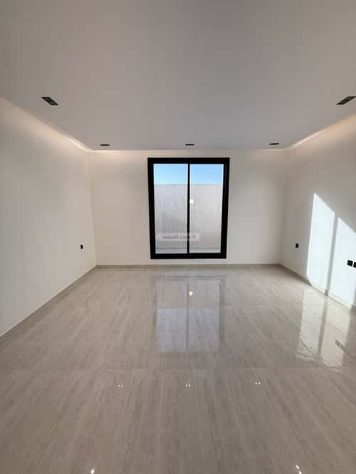 4 bedroom apartment in Al Maizilah 6