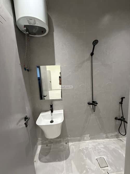 5 bedroom floor in Badr 8