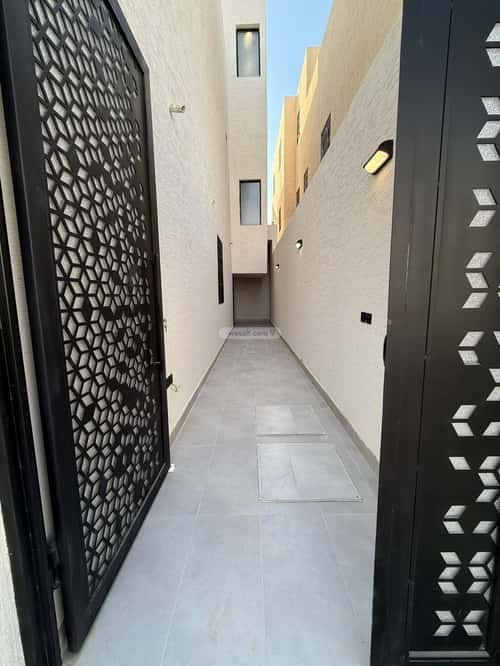 5 bedroom floor in Al Janadriyah 1