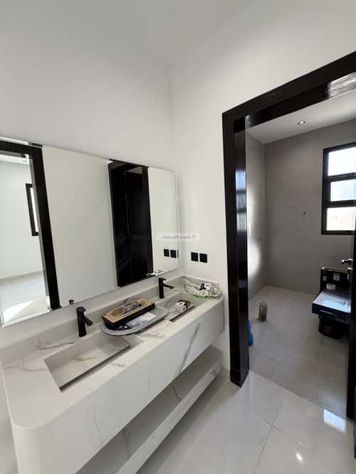 5 bedroom floor in Al Janadriyah 9
