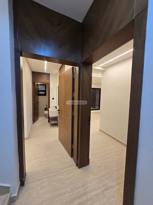 5 bedroom floor in Tuwaiq 11