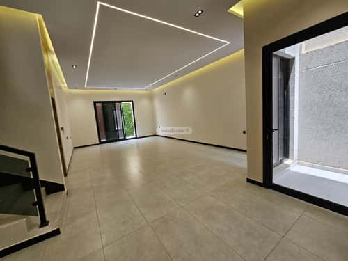 5 bedroom villa in Al Janadriyah 4