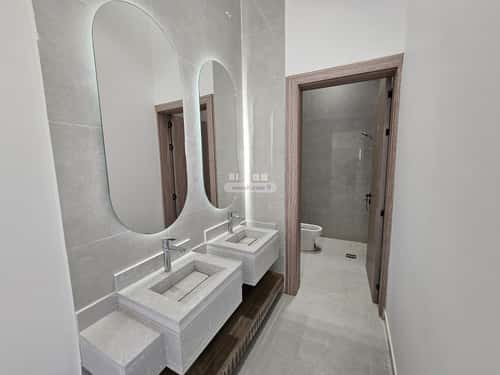 4 bedroom floor in Al Maizilah 12