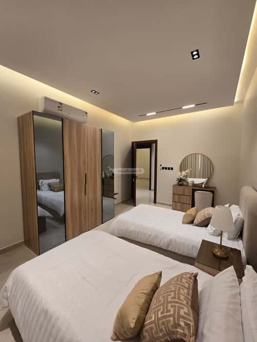6 bedroom floor in Okaz 8