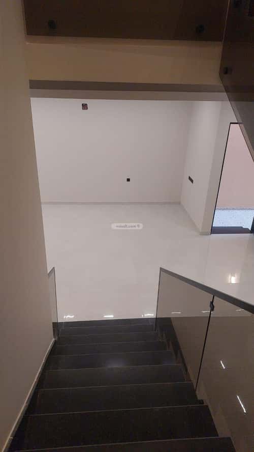 7 bedroom villa in Al Awali 6