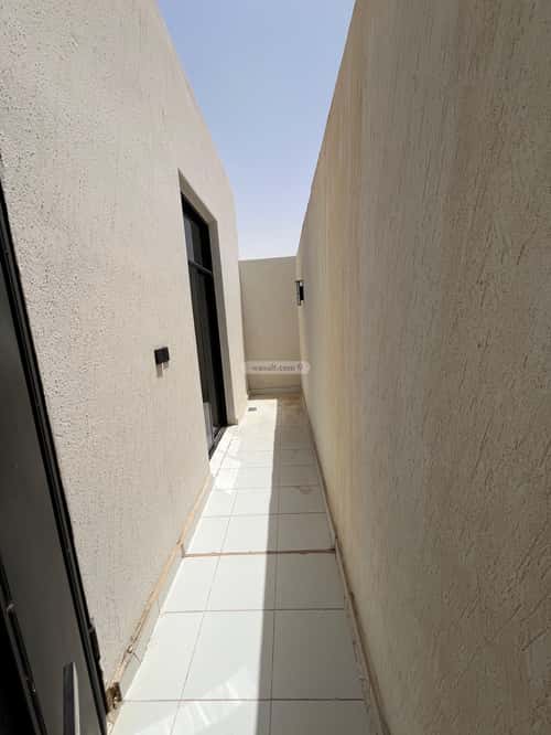 4 bedroom floor in Al Janadriyah 7