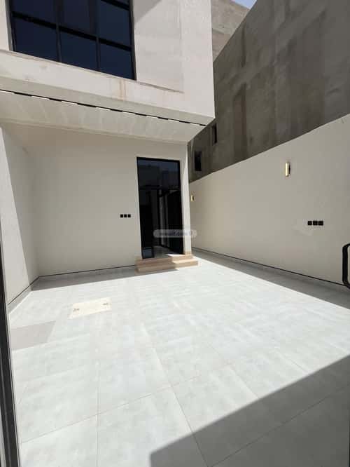 4 bedroom floor in Al Janadriyah 12