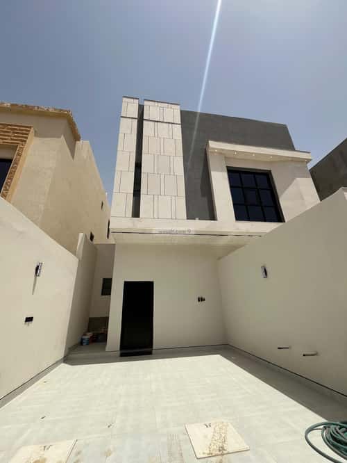 4 bedroom floor in Al Janadriyah 13