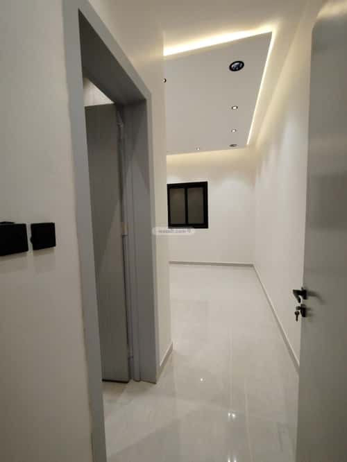3 bedroom floor in Al Janadriyah 4