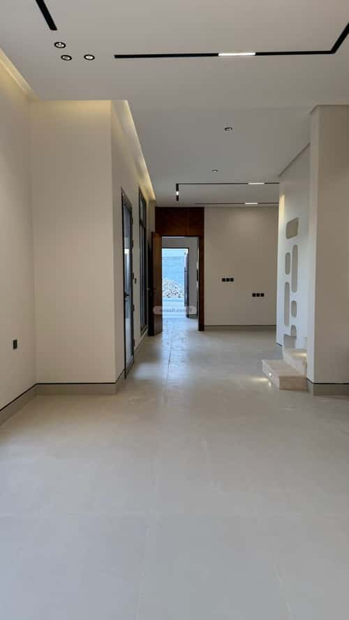 5 bedroom villa in Al Mahdiyyah 3