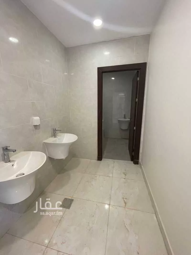فيلا 5 غرف في الجنادرية 9