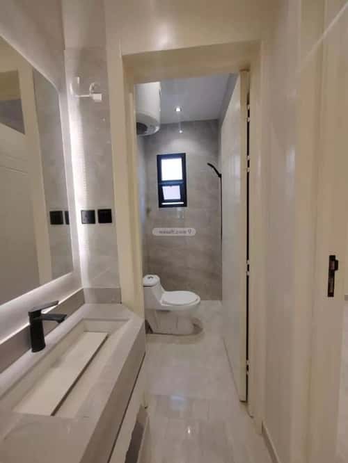 5 bedroom villa in Al Uraija Al Gharbi, Riyadh 9