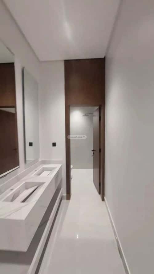 3 bedroom floor in Tuwaiq 8