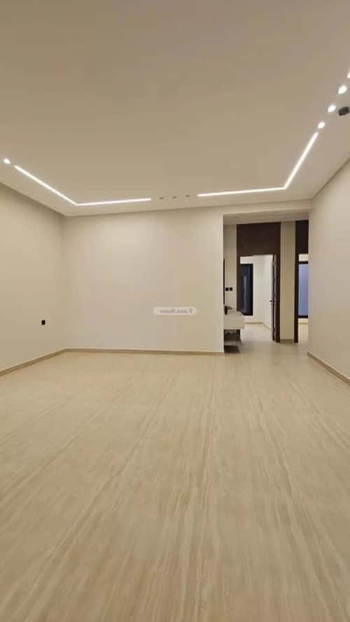 4 bedroom floor in Tuwaiq 1