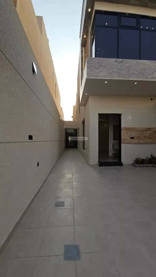 4 bedroom floor in Tuwaiq 3