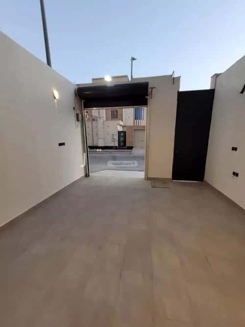 3 bedroom floor in Tuwaiq 9