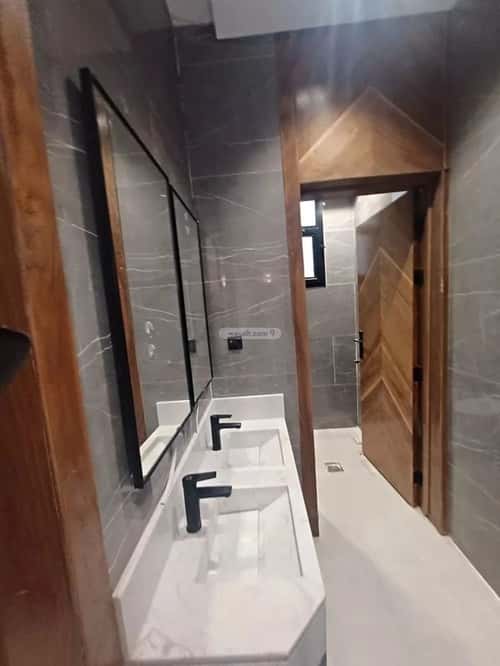 5 bedroom villa in Okaz 3