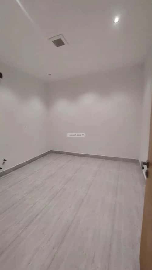3 bedroom floor in Tuwaiq 7