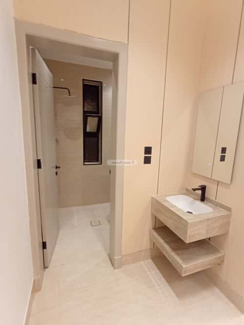 6 bedroom villa in Al Janadriyah 4