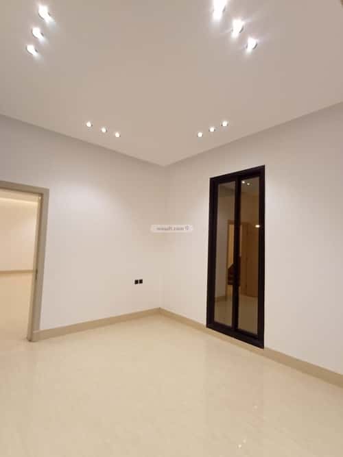 6 bedroom villa in Al Janadriyah 10