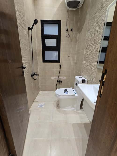 3 bedroom floor in Al Shifa 11