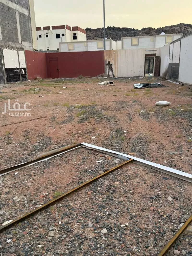 أرض 435 م² في السكة الحديدية 3