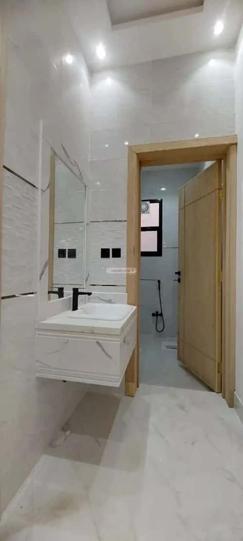 5 bedroom floor in Tuwaiq 11