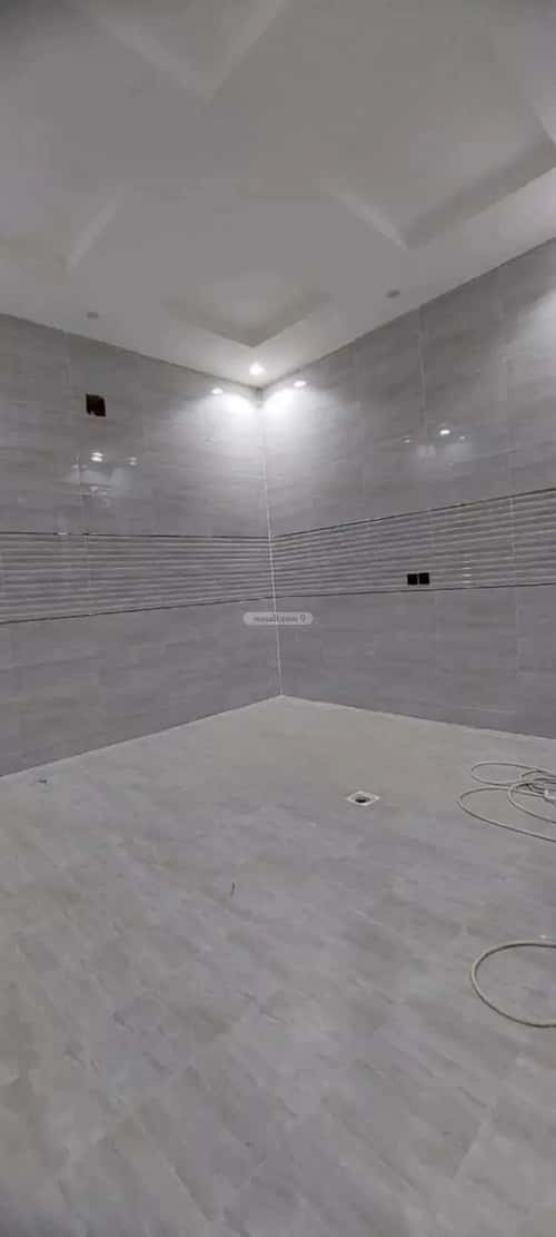 5 bedroom floor in Tuwaiq 9