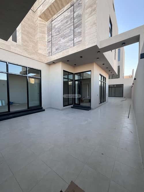 6 bedroom villa in Al Mahdiyyah 2