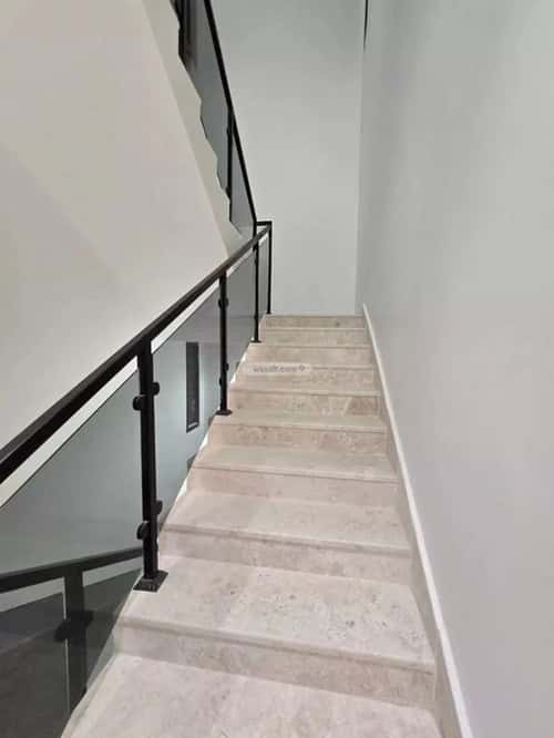 5 bedroom villa in Al Janadriyah 3