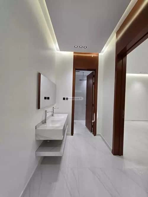 5 bedroom villa in Al Janadriyah 13