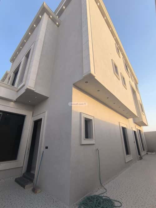 6 bedroom villa in Al Janadriyah 4