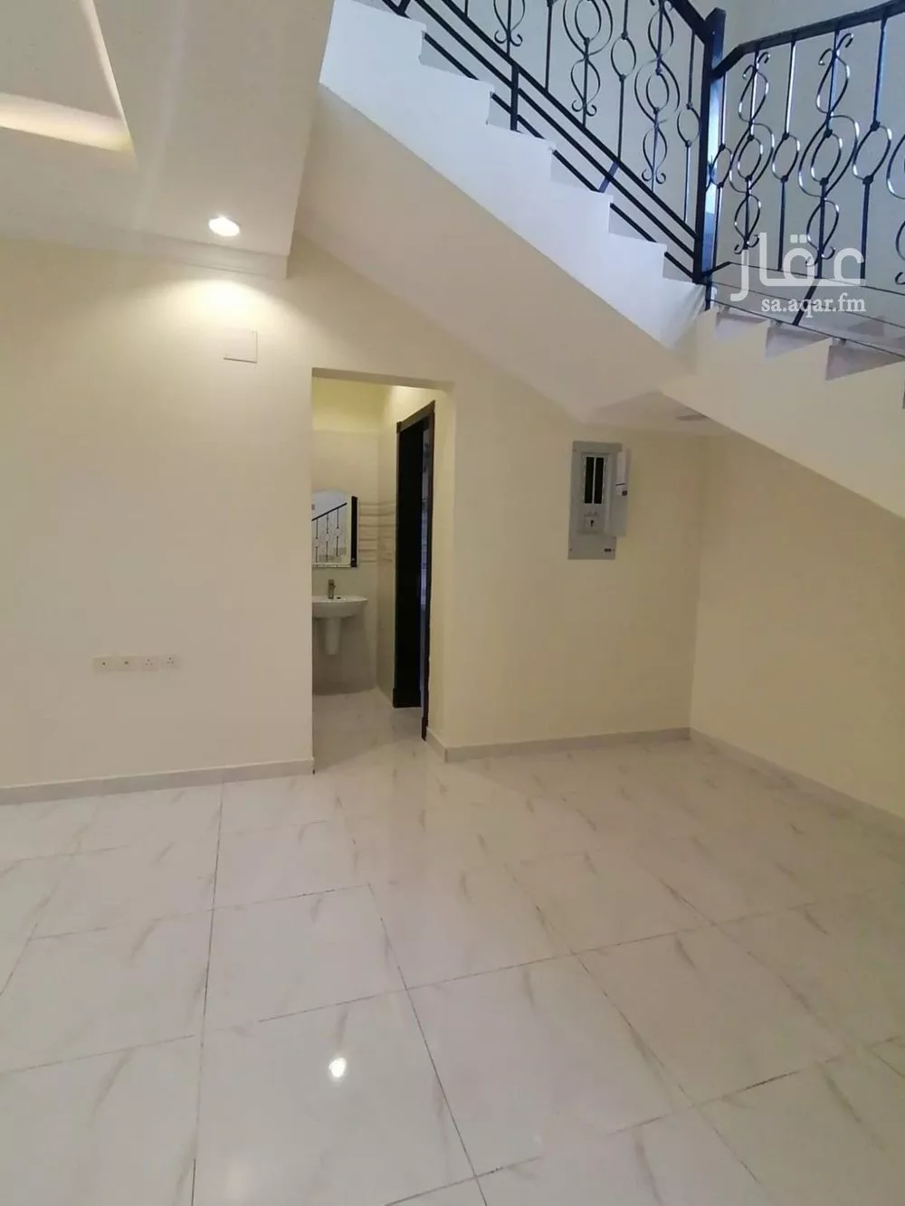 6 bedroom villa in At Tahliyah, Eastern Province 14