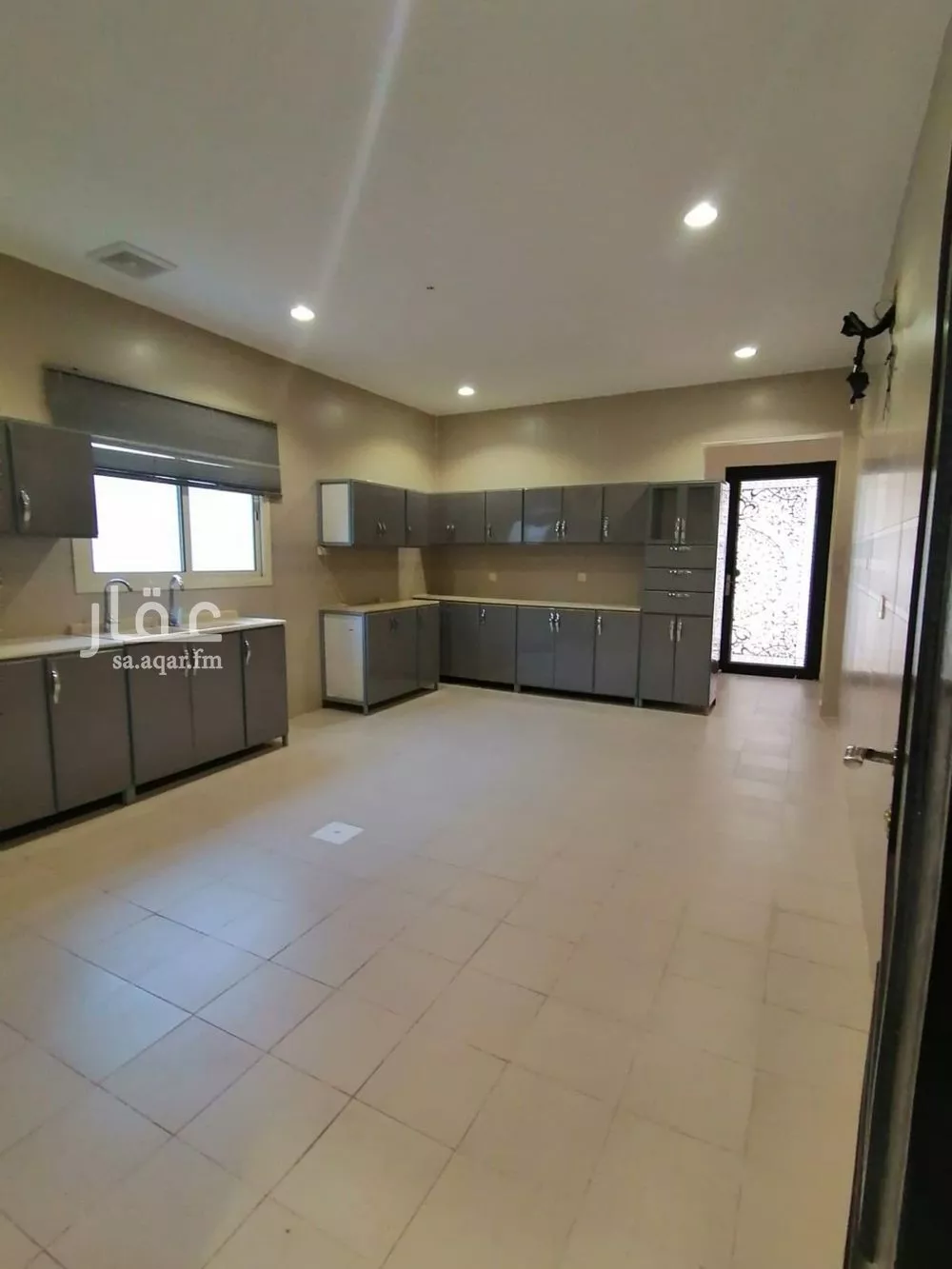 6 bedroom villa in At Tahliyah, Eastern Province 8