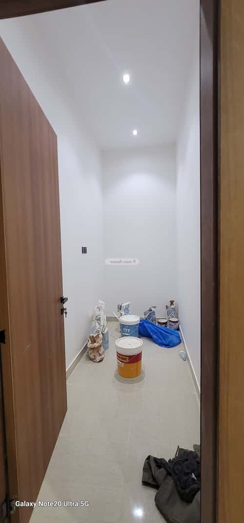 6 bedroom villa in Al Janadriyah 4