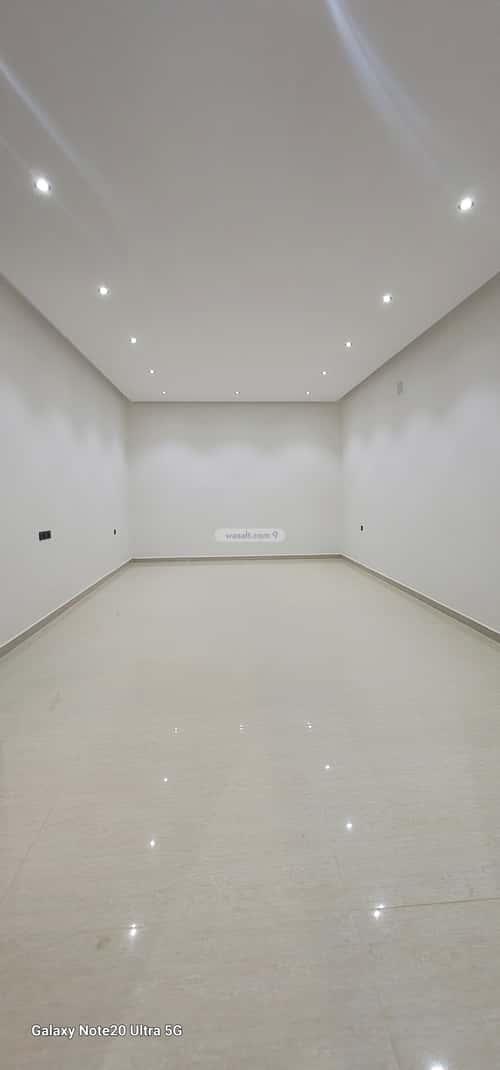 6 bedroom villa in Al Janadriyah 5