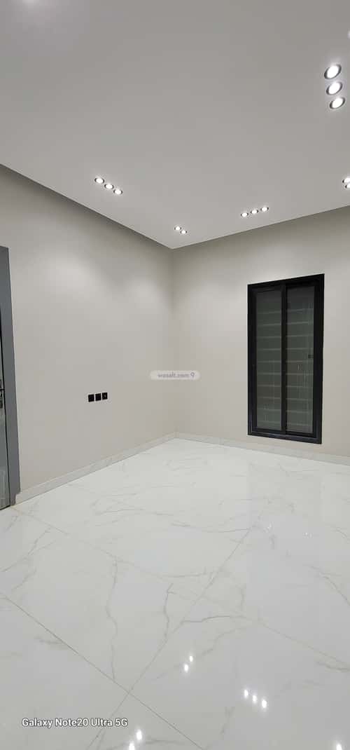 5 bedroom villa in Al Janadriyah 5