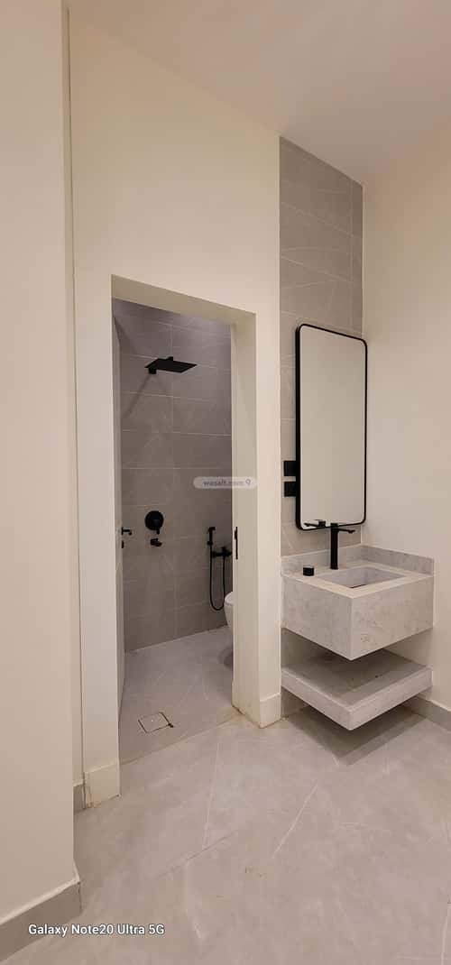3 bedroom apartment in Al Janadriyah 6