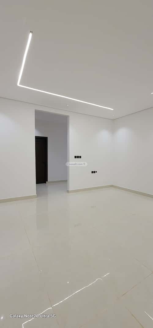 6 bedroom villa in Al Janadriyah 13