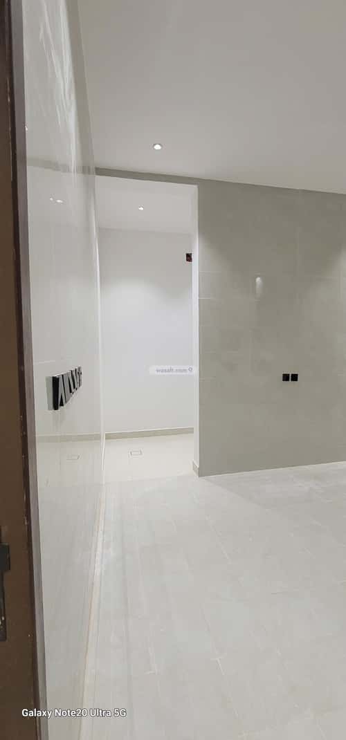 6 bedroom villa in Al Janadriyah 17