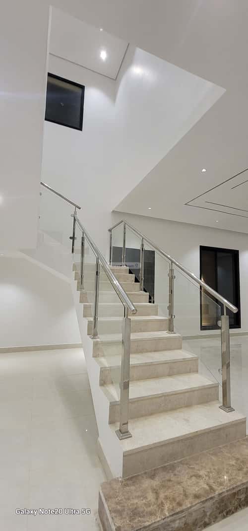 6 bedroom villa in Al Janadriyah 5