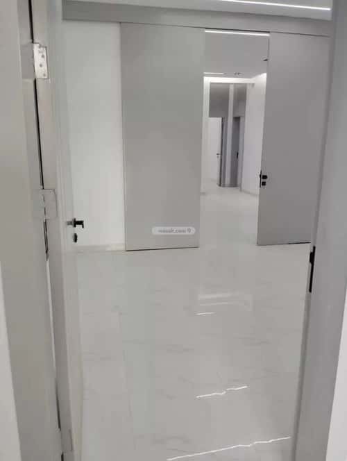 5 bedroom villa in Al Janadriyah 3