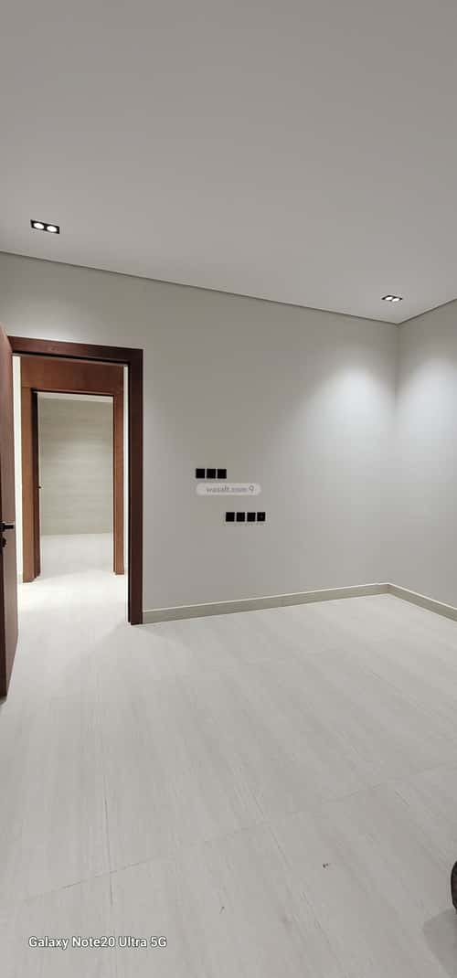 فيلا 5 غرف في الجنادرية 2